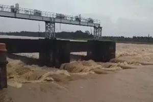 ବିପଦ ସଙ୍କେତ ଉପରେ ବୈତରଣୀ, ଉପରମୁଣ୍ଡରେ ପ୍ରବଳ ବର୍ଷା ଯୋଗୁ ବଢୁଛି ଜଳସ୍ତର