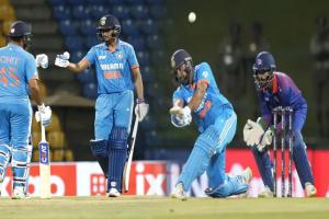 ଏସିଆ କପ୍‌‌: ନେପାଳକୁ ୧୦ ୱିକେଟରେ ହରାଇ ସୁପର-୪ରେ ପ୍ରବେଶ କଲା ଭାରତ