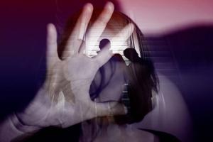 ସ୍ତ୍ରୀର ଚରିତ୍ରକୁ ସନ୍ଦେହ କଲା ସ୍ୱାମୀ, ଗର୍ଭବତୀ ବୋହୂକୁ ଉଲଗ୍ନ କରି ଗାଁ ଦାଣ୍ଡରେ ବୁଲାଇଲେ ଶାଶୂଘର ଲୋକେ