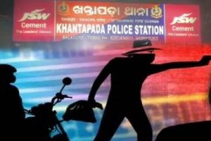 ବନ୍ଧୁକ ମୁନରେ ବ୍ୟବସାୟୀଙ୍କଠାରୁ ୩ ଲକ୍ଷରୁ ଉର୍ଦ୍ଧ୍ବ ଟଙ୍କା ସହ ସୁନାଗହଣା ଏବଂ ଗାଡ଼ି ଲୁଟିନେଲେ ଦୁର୍ବୃତ୍ତ