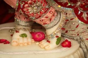 рмЖрмЬрм┐ рмкрммрм┐рмдрнНрм░ рмЕрмБрм│рм╛ рмирммрморнА, рмУрмбрм┐рмЖрмгрнА рммрнЗрм╢рм░рнЗ рмжрм░рнНрм╢рми рмжрнЗрмЙрмЫрмирнНрмдрм┐ рм╢рнНрм░рнАрм░рм╛рмзрм╛