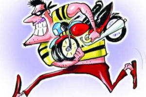 рмХрморм┐рм╢рмирм░рнЗрмЯ рмкрнЛрм▓рм┐рм╕ рмХрммрмЬрм╛рм░рнЗ рммрм╛рмЗрмХ рм▓рнБрмЯрнЗрм░рм╛ рмЧрнНрнЯрм╛рмЩрнНрмЧ; рнирнж рммрм╛рмЗрмХ рмЬрммрмд, рнй рмЧрм┐рм░рмл