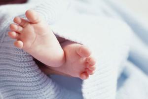 ପାର୍କିଂ ହୋଇଥିବା ଅଟୋ ଭିତରୁ ନବଜାତ ଶିଶୁପୁତ୍ର ଉଦ୍ଧାର