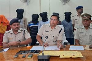 ବ୍ରାଉନସୁଗାର ଡିଲବେଳେ ଚଢ଼ାଉ କଲା ପୋଲିସ; ଲେଡିଡନ ସମେତ ୬ଗିରଫ, ୨୬୨ ଗ୍ରାମ ବ୍ରାଉନସୁଗର ଜବତ