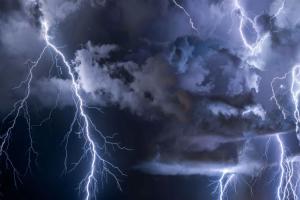 ବାଲେଶ୍ଵରରେ କାଳବୈଶାଖୀର ତାଣ୍ଡବ: ବିଜୁଳି-ଘଡ଼ଘଡ଼ି ସହ କୁଆପଥର ବର୍ଷା