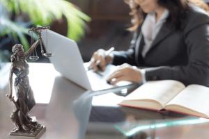 ଲ’ ଅଫିସରଙ୍କ ଦୈନିକ ଓ ରିଟେନର ଫି’ ବୃଦ୍ଧି କଲେ ରାଜ୍ୟ ସରକାର