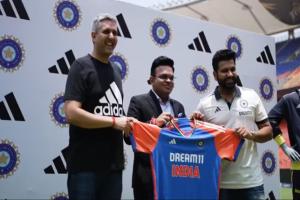 ବିଧିବଦ୍ଧ ଭାବେ ଉନ୍ମୋଚନ ହେଲା ଭାରତୀୟ ଟିମର ଟି-୨୦ ବିଶ୍ୱକପ ଜର୍ସି