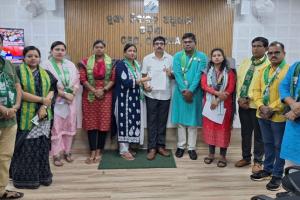 ଉତ୍ତର ପ୍ରଦେଶରୁ ଆସିଛନ୍ତି ୧୫ ଜଣିଆ ମହିଳା ଗ୍ୟାଙ୍ଗ, ଭୋଟରଙ୍କୁ କରୁଛନ୍ତି ପ୍ରଲୋଭିତ: ବିଜେଡ଼ି