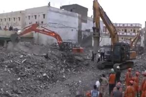 ସୁରଟରେ ୬ ମହଲା କୋଠା ଭୁଶୁଡିବା ଘଟଣା: ମୃତ୍ୟୁସଂଖ୍ୟା ୭କୁ ବୃଦ୍ଧି, ଏକାଧିକ ଆହତ