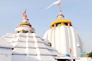 ପ୍ରସିଦ୍ଧ ଶୈବପୀଠ ଧବଳେଶ୍ୱରରେ ପ୍ଲାଷ୍ଟିକ୍ ମନା