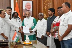 ଇସ୍ତଫା ଦଲେ ଚମ୍ପାଇ ସୋରେନ୍, ପୁଣି ଝାଡ଼ଖଣ୍ଡ ମୁଖ୍ୟମନ୍ତ୍ରୀ ହେବେ ହେମନ୍ତ ସୋରେନ୍