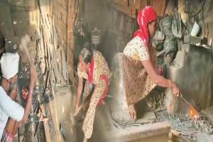 କମାରଶାଳରେ କାମ କରି ଉଭୟ ପୁରୁଷ ଏବଂ ନାରୀ ସମାଜ ପାଇଁ ଉଦାହରଣ ସାଜିଛନ୍ତି କୁମାରୀ ସୁନିତା