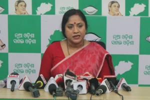 ମୁଖ୍ୟମନ୍ତ୍ରୀଙ୍କ ରୋଡ଼ ଶୋ' ପାଇଁ ରାସ୍ତାରେ ବିଜେପିର ଷ୍ଟେଜ କରାଯିବା ପ୍ରସଙ୍ଗକୁ ନେଇ ବର୍ଷିଲା ବିଜେଡି