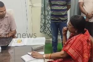 ବାତ୍ୟାକୁ ନେଇ ରାଜ୍ୟ ସରକାରଙ୍କ ଉପରେ ବର୍ଷିଲେ ବିରୋଧୀ; ୭ଦିନ ପାଇଁ ବିପନ୍ନଙ୍କୁ ରିଲିଫ ଦେବାକୁ କହିଲେ ପ୍ରମିଳା ମଲ୍ଲିକ