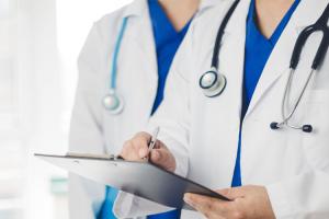 ବଢ଼ିଲା ଚୁକ୍ତିଭିତ୍ତିକ ଆୟୁଷ ଡାକ୍ତରଙ୍କ ଦରମା, ବରିଷ୍ଠତା ଭିତ୍ତିରେ ୨୦ହଜାରରୁ ୪୦ ହଜାର ଟଙ୍କା ପର୍ଯ୍ୟନ୍ତ ବୃଦ୍ଧି