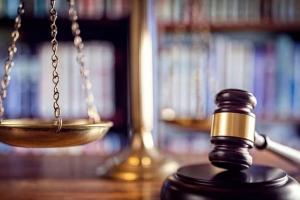 ମହଙ୍ଗା ପଡ଼ିଲା ବଟନ୍‌ ନ ଦେଇ କୋର୍ଟ ଆସିବା, ଓକିଲଙ୍କୁ ୬ ମାସ ଜେଲଦଣ୍ଡ ଶୁଣାଇଲା କୋର୍ଟ…