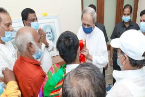 ବିରୋଧୀ ଦଳ ନେତାଙ୍କୁ ଭେଟିଲେ ପୁରୀ ଛତିଶା ନିଯୋଗ ସେବାୟତ, ରଥ ଯାତ୍ରା ପାଇଁ କଲେ ଆମନ୍ତ୍ରଣ….