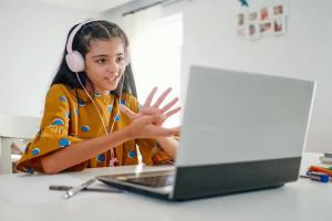 ଅନଲାଇନ୍ ପାଠପଢ଼ାର ଲାଭ….