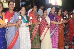 ସୌମ୍ୟାଶ୍ରୀଙ୍କ ଆତ୍ମାର ସଦ୍‌ଗତି ଓ ନ୍ୟାୟ ପ୍ରଦାନ ପାଇଁ ବିଜେଡିର କ୍ୟାଣ୍ଡେଲ ଶୋଭାଯାତ୍ରା