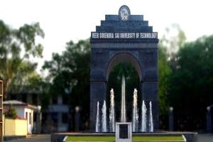 ବୁର୍ଲା ଭିସୁଟରେ ଲାଗୁ ହେଲା ଡ୍ରେସ କୋଡ୍‌; ସୁରକ୍ଷା ଦୃଷ୍ଟିରୁ ଝିଅଙ୍କ ପାଇଁ ଓଢ଼ଣୀ ବାରଣ…