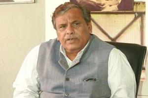 ନୂଆପଡା ଉପନିର୍ବାଚନ; 'ଭୋଟ କେନ୍ଦ୍ର ବାହାରେ ଟଙ୍କା ବାଣ୍ଟୁଛି ଶାସକ ଦଳ, ଅଫିସର ଶାସକ ଦଳକୁ ଭୋଟ ଦେବାକୁ ବାଧ୍ୟ କରୁଛି'