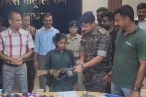 ୧୪ ଲକ୍ଷର ପୁରସ୍କାର ଥିବା ମହିଳା ମାଓବାଦୀଙ୍କ ଆତ୍ମସମର୍ପଣ