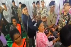 ମୁଖ୍ୟ ସ୍ରୋତକୁ ଫେରୁଛନ୍ତି ନକ୍ସଲ, ପୁଣି ଛତିଶଗଡ଼ରେ ୭ ନକ୍ସଲଙ୍କ ଆତ୍ମସମର୍ପଣ...