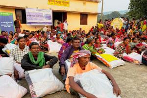 ବେଦାନ୍ତ ଆଲୁମିନିୟମ ପକ୍ଷରୁ ସୁନ୍ଦରଗଡ ଏବଂ ଝାରସୁଗୁଡ଼ାରେ ଶୀତକାଳୀନ ସହାୟତା