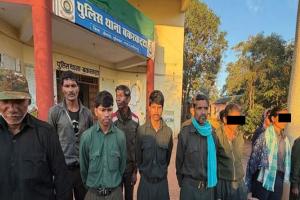 ଭୁଶୁଡ଼ୁଛି ଲାଲଗଡ଼, ବକରକଟ୍ଟା ପୋଲିସ ଷ୍ଟେସନରେ ୧୨ନକ୍ସଲଙ୍କ ଆତ୍ମସମର୍ପଣ