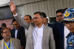 ୧୭ ବର୍ଷ ପରେ ସ୍ୱଦେଶ ଫେରିଲେ ତାରିକ ରେହମାନ: କହିଲେ ଗଢିବା 'ନୂଆ ବାଂଲାଦେଶ'