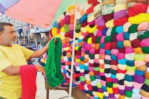 ରେଡିମେଡ୍‌‌ ବସ୍ତ୍ର ଯୋଗୁଁଁ କମୁଛି ଉଲ୍‌‌ର ବ୍ୟବହାର; ନୂଆ ଟ୍ରେଣ୍ଡ ଆପଣାଉଛନ୍ତି ଲୋକେ, ନିରାଶ ହେଉଛନ୍ତି ବେପାରୀ