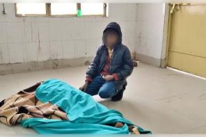 ମା’ର ଶବ ନେଇ ଏକାକୀ ପୋଷ୍ଟମର୍ଟମ ପାଇଁ ପହଞ୍ଚିଲା ୮ ବର୍ଷର ପୁଅ