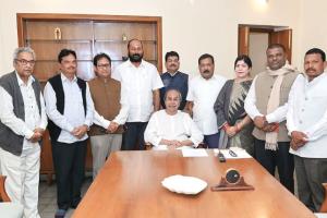 ନବୀନ ନିବାସରେ ୯ ବିଜେଡି ବିଧାୟକ; ଲୋକଙ୍କ ସମସ୍ୟାର ସମାଧାନ ଲାଗି ନବୀନଙ୍କ ପରାମର୍ଶ