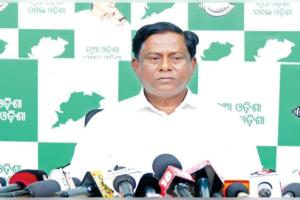 ଯୋଗାଣ ମନ୍ତ୍ରୀଙ୍କ ବାସଭବନରେ ସହଯୋଗୀଙ୍କ ମୃତ୍ୟୁ ଘଟଣା: ବିଧିବଦ୍ଧ ତଦନ୍ତ ସହ ସରକାରଙ୍କୁ ସ୍ପଷ୍ଟୀକରଣ ମାଗିଲା ବିଜେଡି