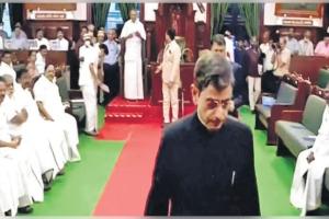 ତାମିଲନାଡୁ ବିଧାନସଭାରୁ ରାଜ୍ୟପାଳଙ୍କ କକ୍ଷତ୍ୟାଗ: ଜାତୀୟ ସଙ୍ଗୀତକୁ ଅପମାନ ଓ ମାଇକ୍ ବନ୍ଦ ଅଭିଯୋଗ ଆଣିଲେ