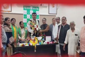 ନୂଆ ବର୍ଷରେ ନୂଆ ମିଶନ ନେଇ କଟକ ବିଜେଡିରେ ଉତ୍ସାହ: ନବୀନଙ୍କ ନିର୍ଦ୍ଦେଶରେ ଦଳକୁ ମଜବୁତ କରିବାକୁ ଅଣ୍ଟା ଭିଡ଼ିଲେ କର୍ମୀ