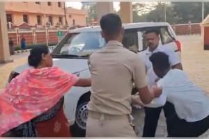 କୋର୍ଟ ପରିସରରେ ଅଭିଯୁକ୍ତ ଓ ଅବକାରୀ ଅଧିକାରୀ ଧସ୍ତାଧସ୍ତି, ଅବକାରୀ ବାବୁଙ୍କ ଅନ୍ତବସ୍ତ୍ରରୁ ବାହାରିଲା ଅଭିଯୁକ୍ତର ଚୋରି ଟଙ୍କା