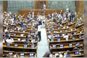 ଲୋକସଭାରୁ ୮ ବିରୋଧୀ ସାଂସଦ ନିଲମ୍ବିତ: ଚୀନ୍ ପ୍ରସଙ୍ଗକୁ ନେଇ ଗୃହରେ ହଙ୍ଗାମା