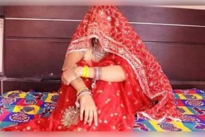 କଲେଜ ବାହାରେ ଅପେକ୍ଷା କରି ରହିଗଲେ ସ୍ୱାମୀ, ପଛ ଗେଟ୍ ଦେଇ ପ୍ରେମିକ ସହ ଚମ୍ପଟ ମାରିଲେ ୨ ଦିନର ନବବଧୂ