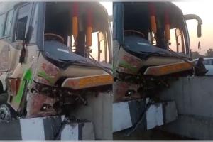 ତୀର୍ଥଯାତ୍ରୀ ବସ୍ ଦୁର୍ଘଟଣାଗ୍ରସ୍ତ; ଡ୍ରାଇଭରଙ୍କ ଆଖି ଲାଗିଯିବାରୁ ବ୍ରିଜ ଉପରକୁ ଚଢିଗଲା ବସ୍, ଡ୍ରାଇଭର ମୃତ