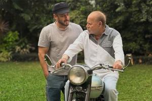  ଆଇସିୟୁରେ ଭର୍ତ୍ତି ହେଲେ ବଲିଉଡର ବରିଷ୍ଠ ଲେଖକ ସଲିମ ଖାନ: ହସ୍ପିଟାଲରେ ପହଞ୍ଚିଲେ ପୁଅ ସଲମାନ ଖାନ