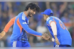 T20 ବିଶ୍ୱକପ୍: ପାକିସ୍ତାନକୁ ଧୂଳି ଚଟାଇଲା ଭାରତ, କିନ୍ତୁ ମ୍ୟାଚ୍ ପରେ ହାତ ମିଳାଇଲେନି ଟିମ୍ ଇଣ୍ଡିଆ ଖେଳାଳି