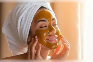 ଚମକୁଥିବା ତ୍ୱଚା ପାଇଁ ବ୍ୟବହାର କରନ୍ତୁ ଚନ୍ଦନ ଫେସ୍ ପ୍ୟାକ୍, ଜାଣନ୍ତୁ ଏହାର ଫାଇଦା ଏବଂ ପ୍ରସ୍ତୁତି ପ୍ରଣାଳୀ