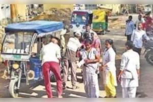 ଆମ୍ବୁଲାନ୍ସ ଆସିଲାନି, ବାଧ୍ୟ ହୋଇ ଇ-ରିକ୍ସାରେ ସନ୍ତାନ ପ୍ରସବ କଲେ ଗର୍ଭବତୀ ମହିଳା