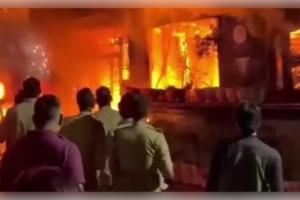 ଇନ୍ଦୋରରେ ଅଭାବନୀୟ ଅଗ୍ନିକାଣ୍ଡ: କାର୍‌ରୁ ବ୍ୟାପିଲା ନିଆଁ, ଗୋଟିଏ ପରିବାରର ୬ ଜଣ ଜୀବନ୍ତ ଦଗ୍ଧ