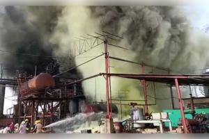 ସମ୍ବଲପୁର ଜୟନ୍ତପୁର ସ୍ଥିତ ପିଚୁ କାରଖାନାରେ ଭୟାବହ ଅଗ୍ନିକାଣ୍ଡ, ନିଆଁ ଲିଭା କାର୍ଯ୍ୟ ଜାରି