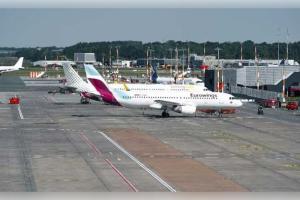 ମଧ୍ୟପ୍ରାଚ୍ୟରେ ଘନେଇଲା ଯୁଦ୍ଧ ମେଘ: ୧୮୦୦ ବିମାନ ବାତିଲ, ଆକାଶପଥ ବନ୍ଦ ଯୋଗୁଁ ଯାତ୍ରୀ ହନ୍ତସନ୍ତ