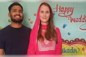 ଓଡ଼ିଆ ପୁଅଙ୍କ ହାତ ଧରିଲେ ବିଦେଶିନୀ: ହିନ୍ଦୁ ରୀତିନୀତିରେ କ୍ରୋଏସିଆର ଯୁବତୀଙ୍କୁ ବିବାହ କଲେ ଭଦ୍ରକର ଶୁକଦେବ