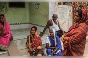 ଗଲ୍ଫରେ ଇରାନ-ଇସ୍ରାଏଲ ଯୁଦ୍ଧର ପ୍ରଭାବ: ଗଞ୍ଜାମର ମାଣିକପୁର ଗାଁରେ ଆତଙ୍କିତ ପରିବାର