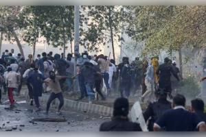 ପାକିସ୍ତାନରେ ଜଳିଲା ପ୍ରତିଶୋଧର ନିଆଁ: ଆମେରିକା ଦୂତାବାସ ଆଗରେ ହିଂସାକାଣ୍ଡ, ୨୩ ମୃତ